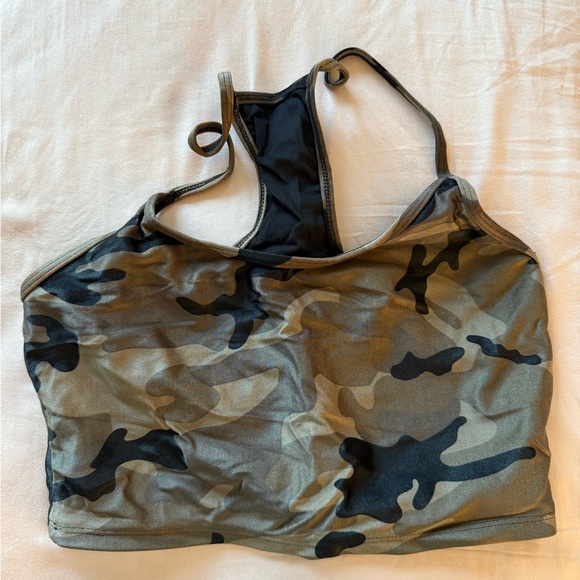 Koral - Leah Blackout Sports Bra Crop Top in Camo - Picture 3 of 4